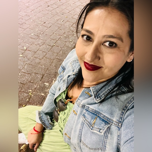 Meet your Posher, Marisol - Picture 1 of 1